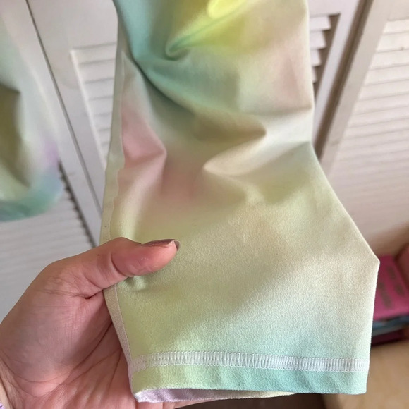 Fabletics Boost Powerhold Highwaisted Plus Size 7/8 Leggings - Picture 6 of 7